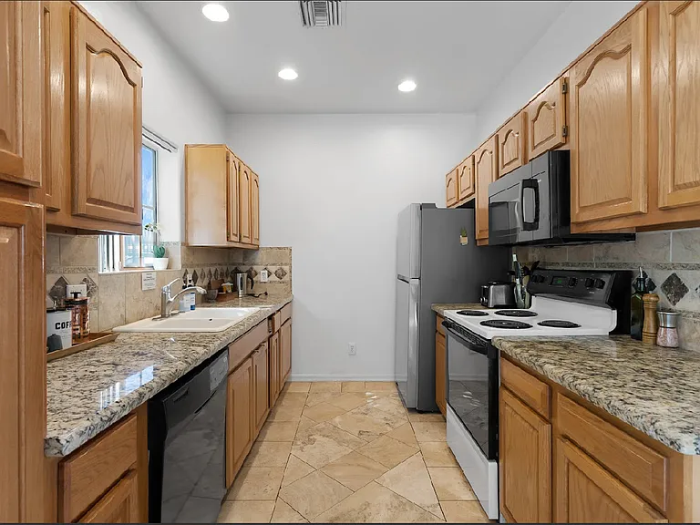 2016 S Hammond Dr #B — Photo 17