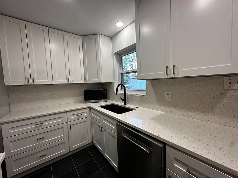 9488 Conklin Ave — Photo 19