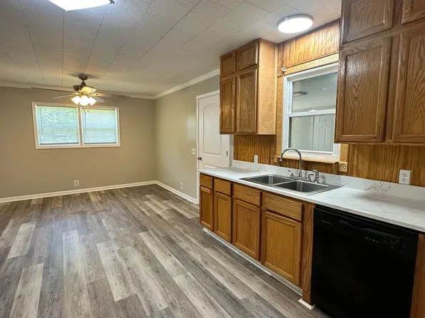 800 W 3rd St, Vidalia, GA 30474