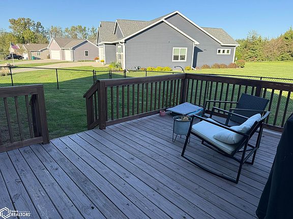 5th image of 903 Bluegrass Dr