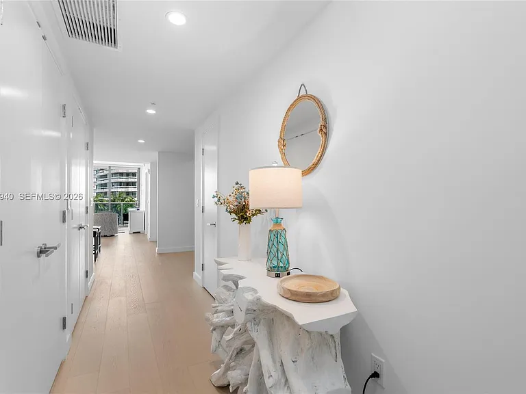 9221 E Bay Harbor Dr #408 — Photo 26
