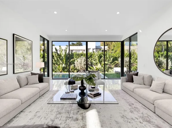 275 W 33rd St, Miami Beach, FL 33140