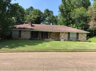 413 Ridgewood St, Vicksburg, MS 39180