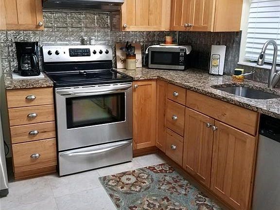 2nd image of 12759 N River Garden Dr