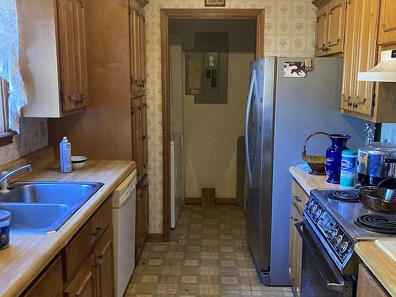 3rd image of 106 Summerwood Dr