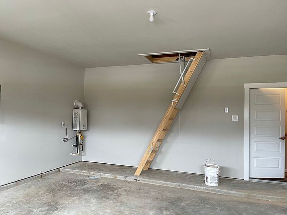 3rd image of 28315 Hannahs Harbor Ln