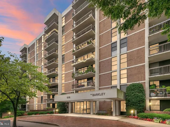 1016 S Wayne St APT 302, Arlington, VA 22204