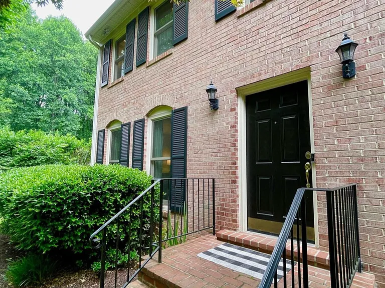 11002 Warwickshire Dr — Photo 48