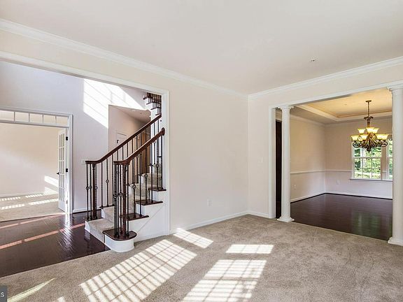 2nd image of 1902 Lake Forest Dr