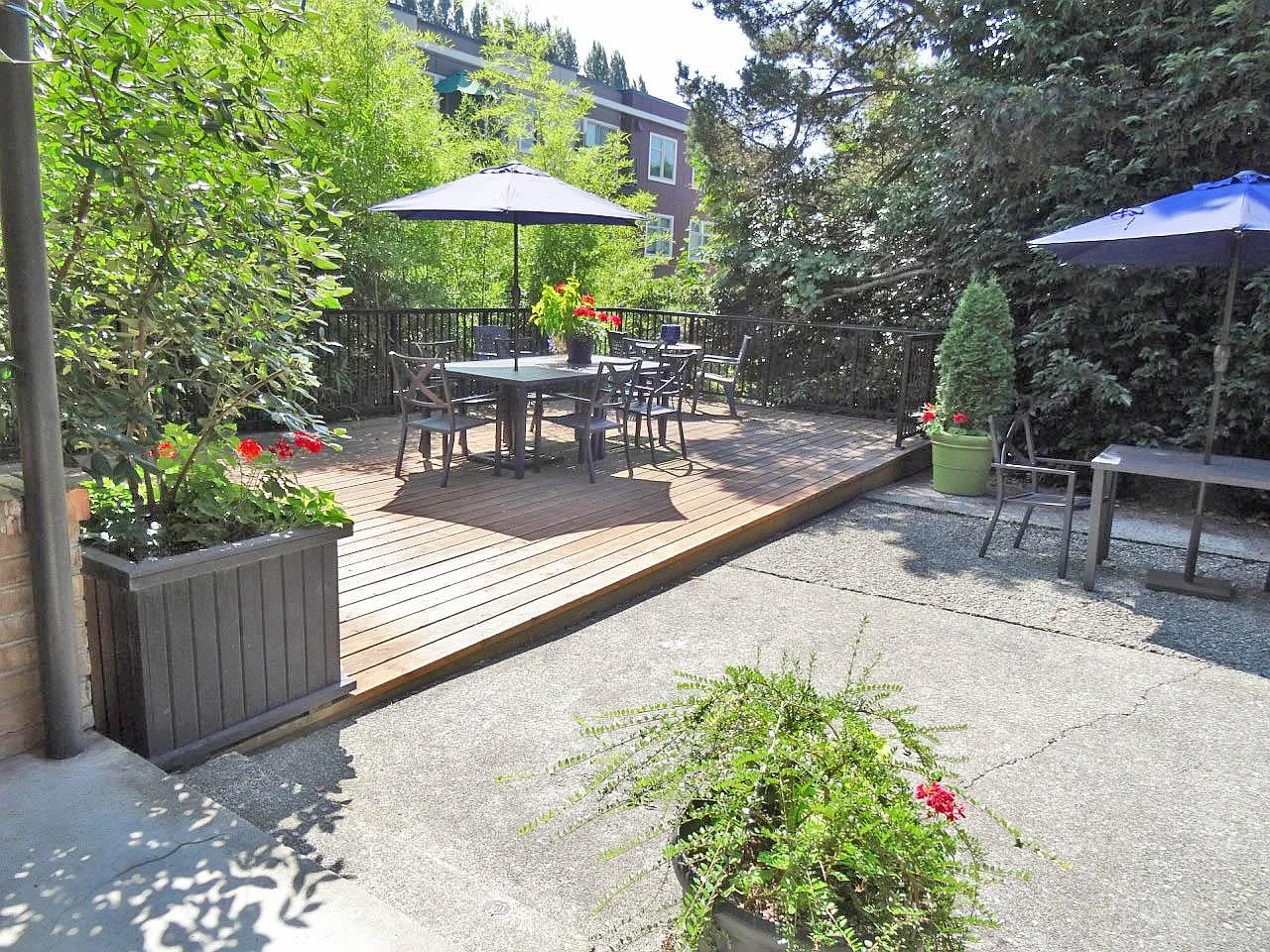 342 4th Ave — Photo 4