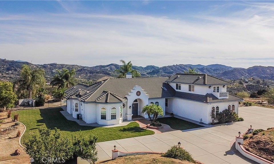 1st image of 25025 Las Palmeras Dr