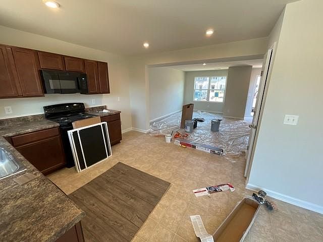 2nd image of 529 Hampton Townes Dr #D