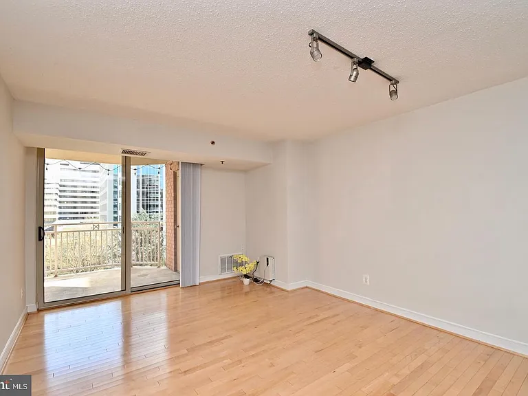 7500 Woodmont Ave #S712 — Photo 19