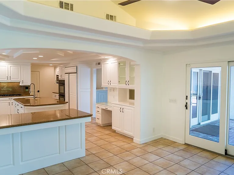 5054 Encino Ave — Photo 31