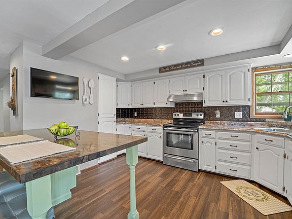 4th image of 1821 Melody Ln