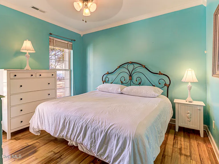 613 Clarendon Ave — Photo 21