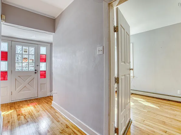 6983 Chebucto Rd, Halifax, NS B3L 1M6