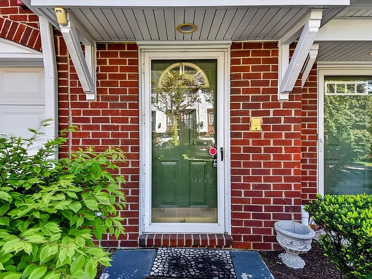 1348 Village Dr — Photo 2