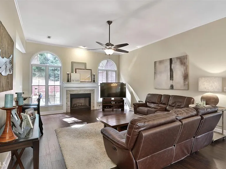 151 Terrane Rdg — Photo 2
