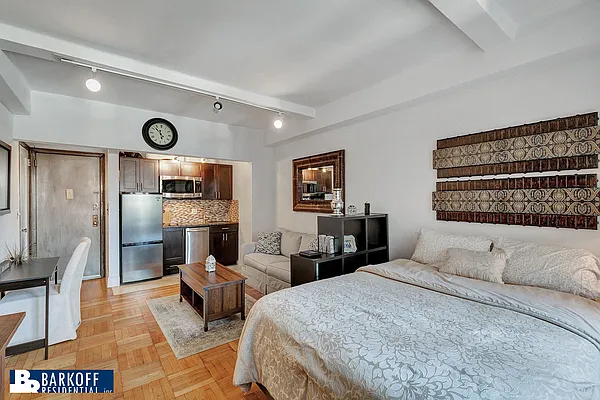 Rented by Barkoff Residential  | media 5