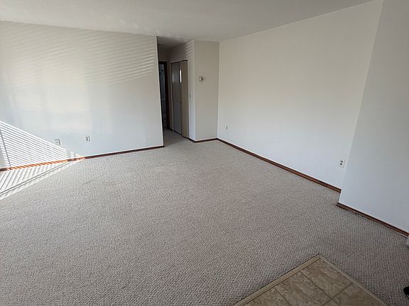 5th image of 177 Oakwood Ave #181-A1
