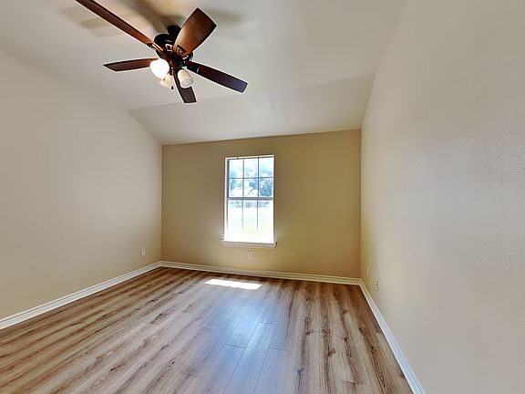 4th image of 405 Masters Ave APT A