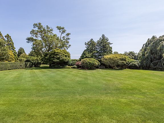 5th image of 31 Hedges Ln