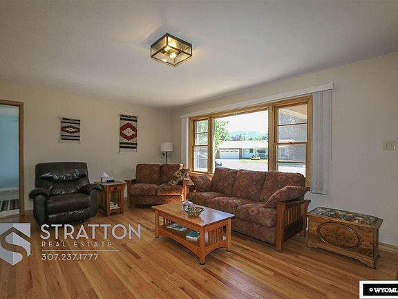 5th image of 3054 Nob Hill Dr