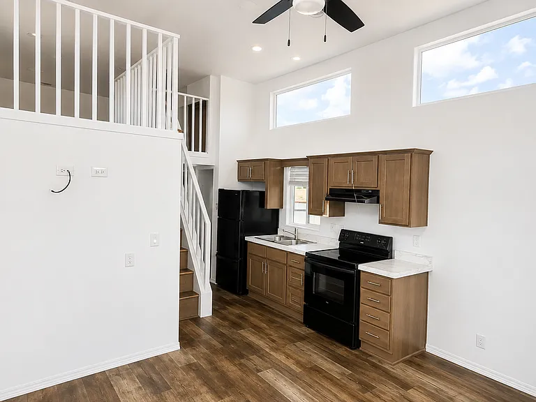 130 N Highland Blvd #17 — Photo 4