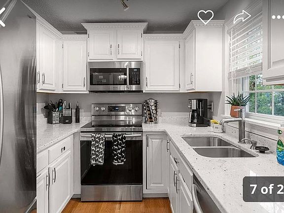 4th image of 27 Wyndmere Dr