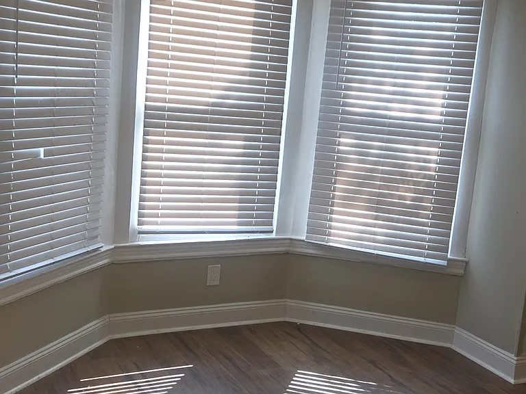 4925 Royal St #3 — Photo 16
