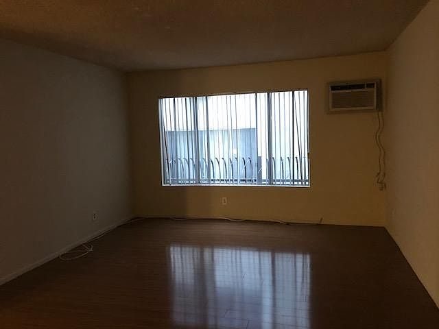 1st image of 3620 Bagley Ave APT 6