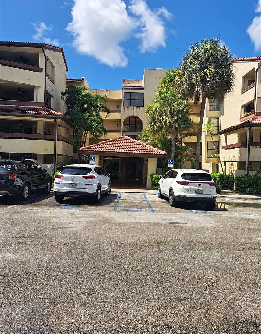 3 bed, 1240 sqft, $2,650 — Photo 3