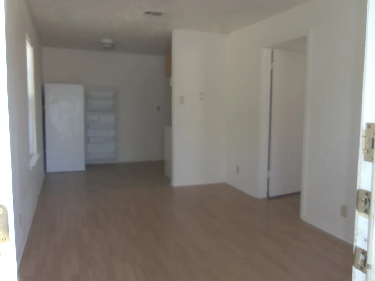 Building Photo - 522 Wolf St