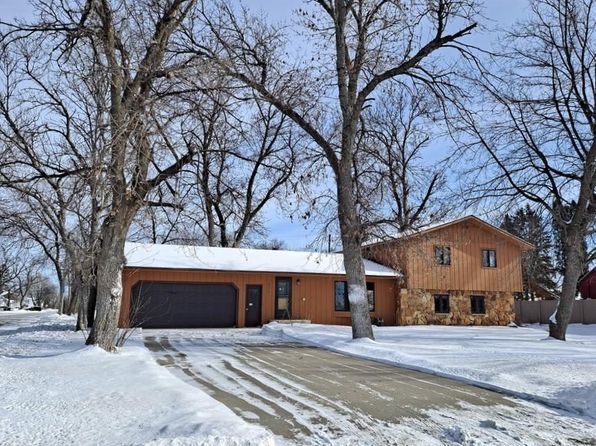 250 School Ave, Brooten, MN 56316