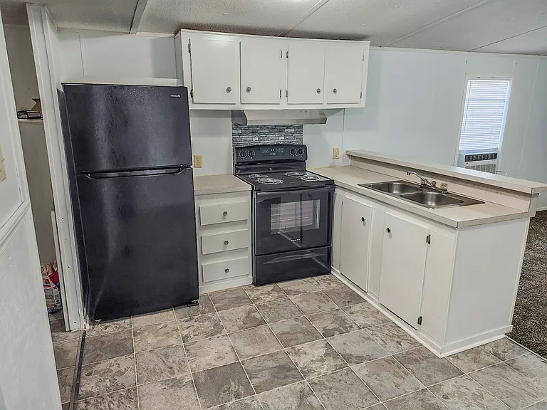 316 SW Cullen Ave — Photo 3