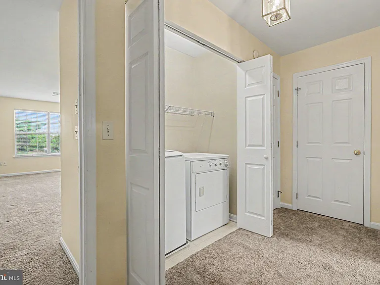 645 Springhouse Ln — Photo 24