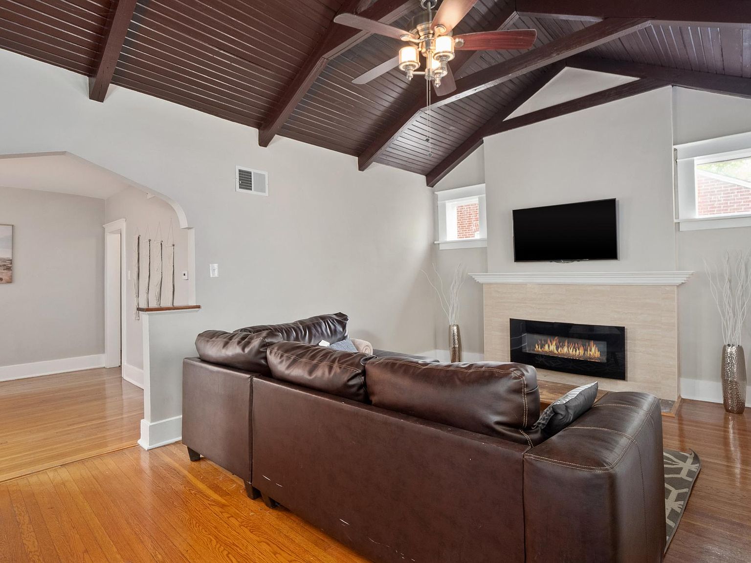 7764 Gissler Ave, Saint Louis, MO 63117 | Zillow