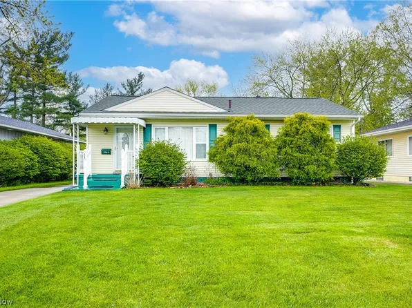 3742 Orchard St, Mogadore, OH 44260