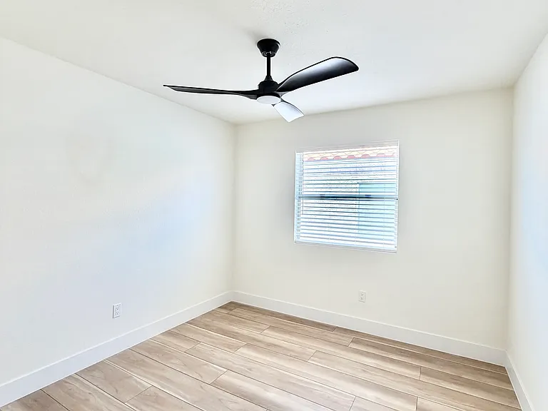8221 Grassy Point Cir — Photo 14