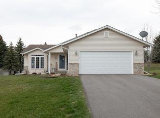 17464 Homestead Trl, Lakeville, MN 55044