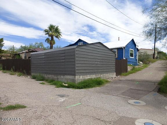 2nd image of 565 W FOURTH Street