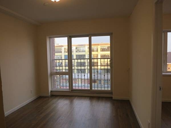 1st image of 902 Bedford Ave APT 6