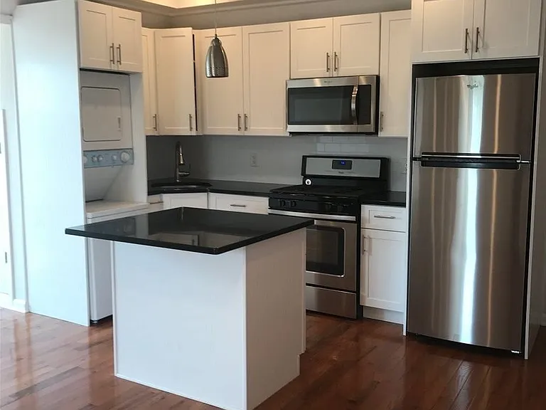907 Summit Ave #3A — Photo 12