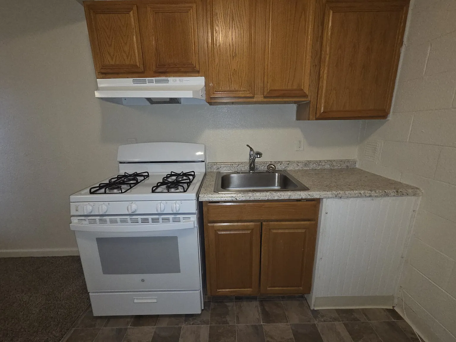 1 bed, 1.0 bath, 380 sqft, $1,121 — Photo 3