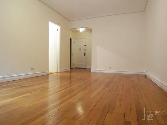 Rented by Hecht Group | media 17