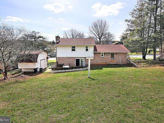 4th image of 129 Juniper St