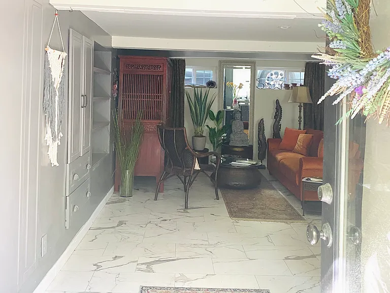 414 Temby St — Photo 2