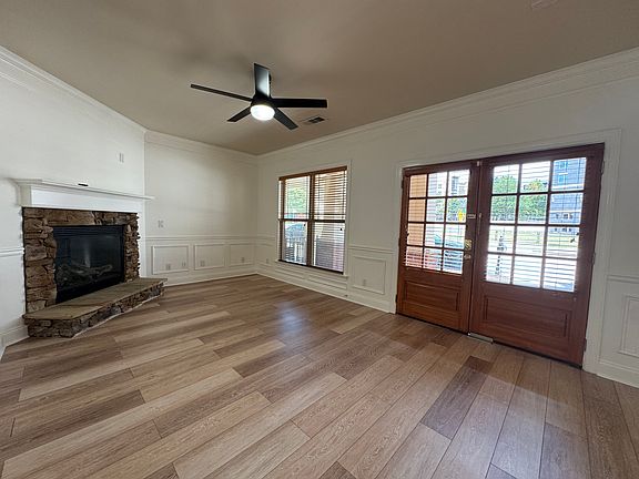5th image of 370 16th St NW