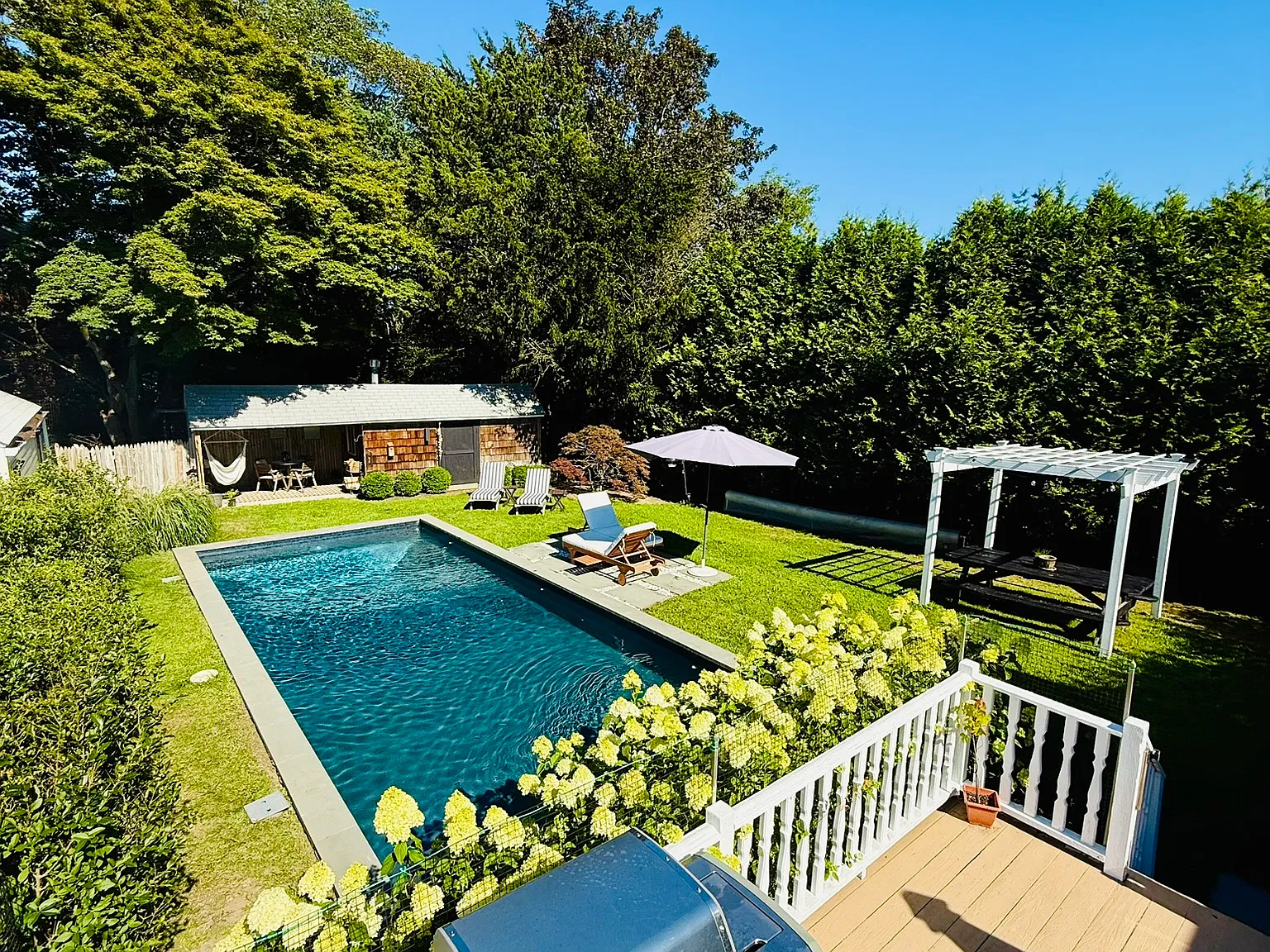 South of the Highway Village Cottage with pool — Photo 3